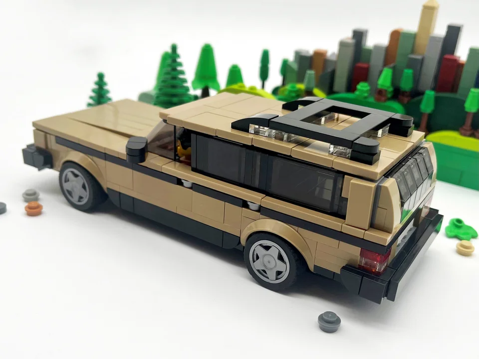 REDDIT LEGO Volvo 240 2