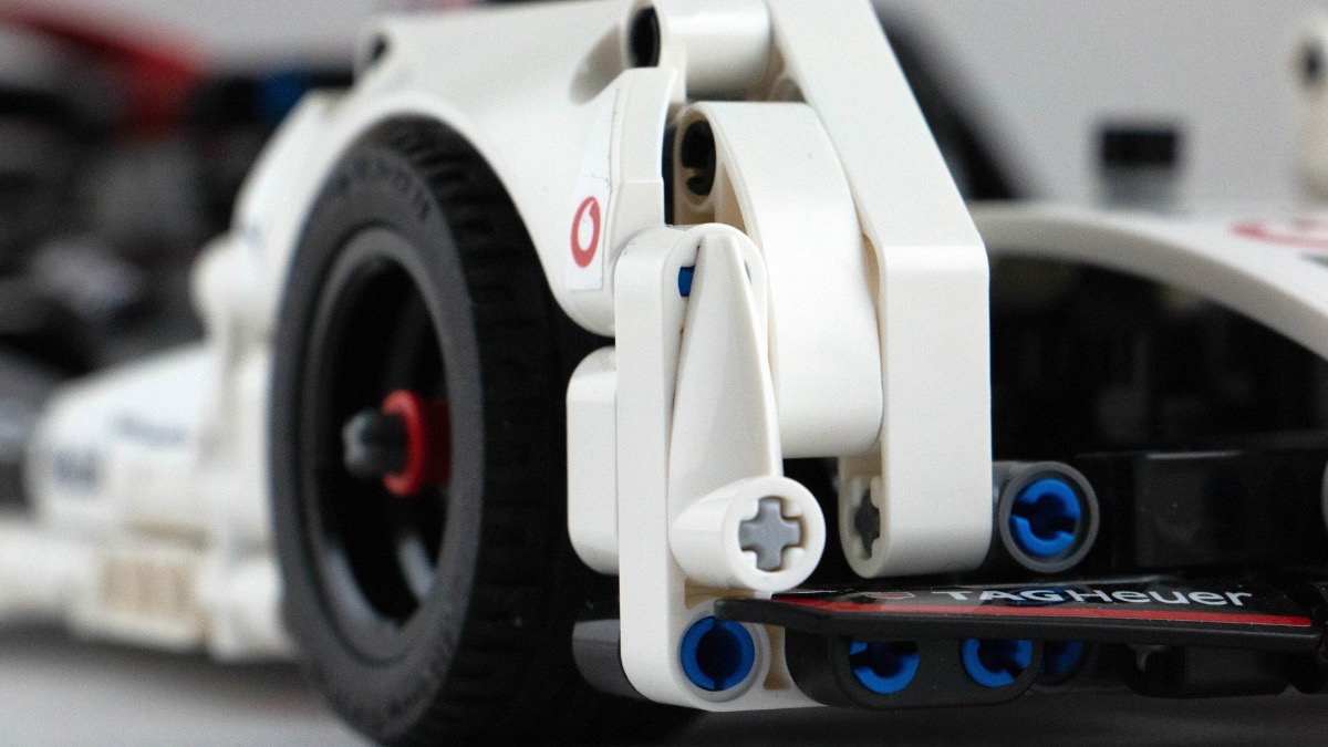 LEGO Technic 42137 Formula E Porsche 99X Electric review