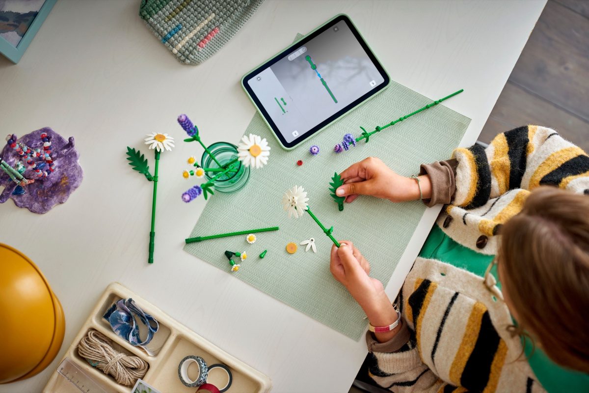 LEGO Botanicals 11508 Daisies 9 1200x800