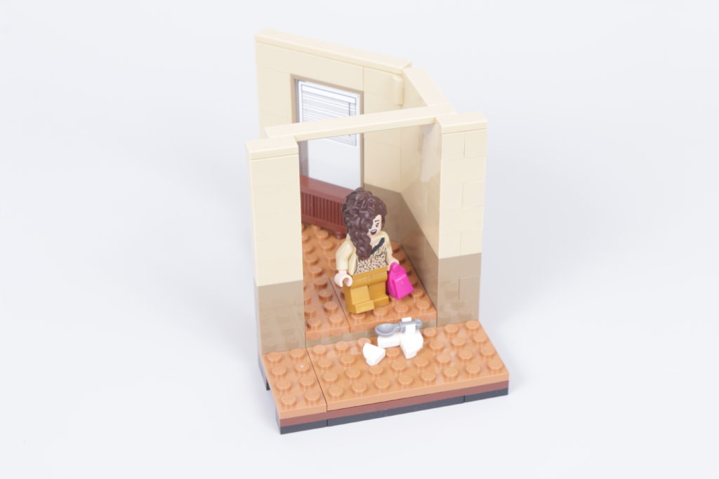 LEGO Creator Expert 10292 Friends Apartments review 30