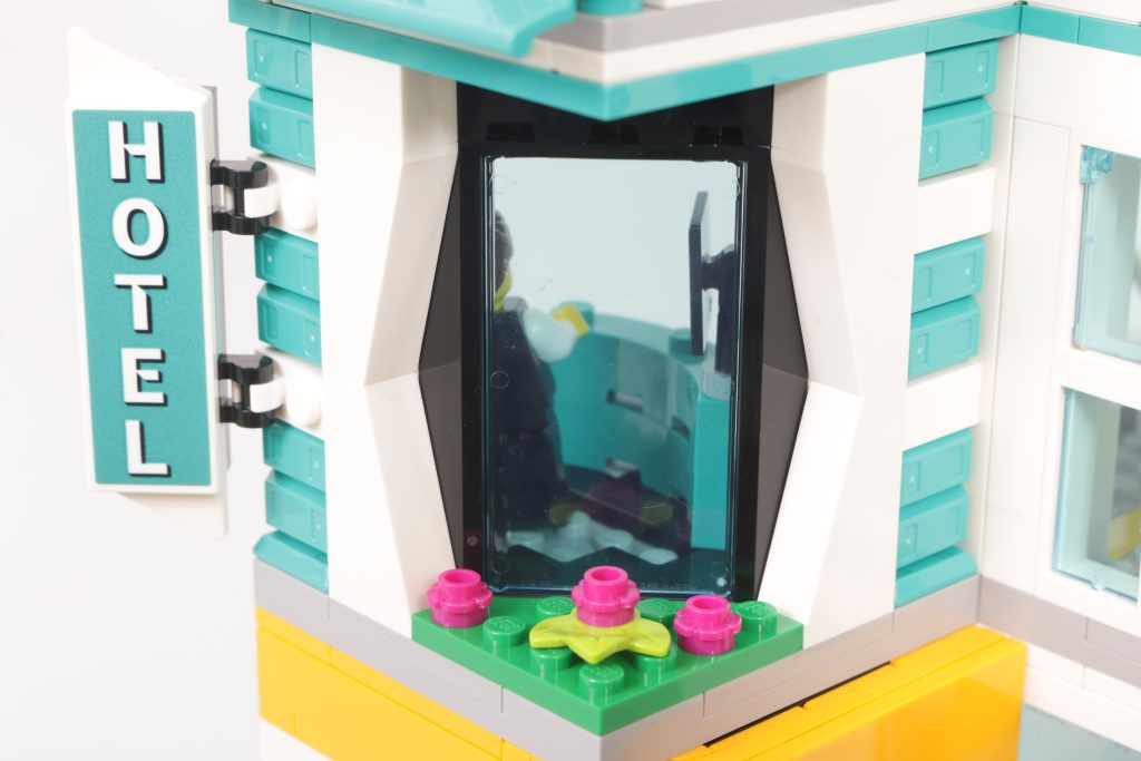 LEGO City 60380 Downtown review 40 1024x683